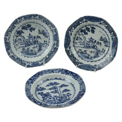 Lot 884 - A set of three Chinese export octagonal blue...