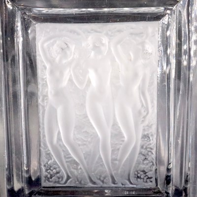 Lot 1370 - A Lalique Art Deco Duncan No 2 glass perfume...
