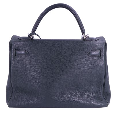 Lot 935 - A Hermes Kelly II 32 green calfskin handbag,...